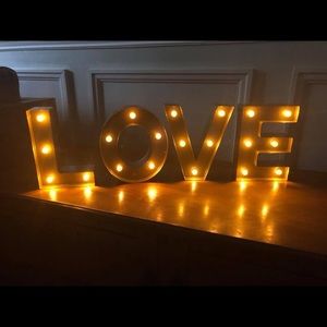 Light up LOVE sign